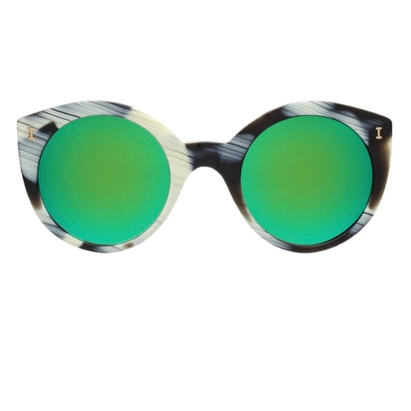 illesteva Palm Beach Sunglasses Horn/ Green Mirror
